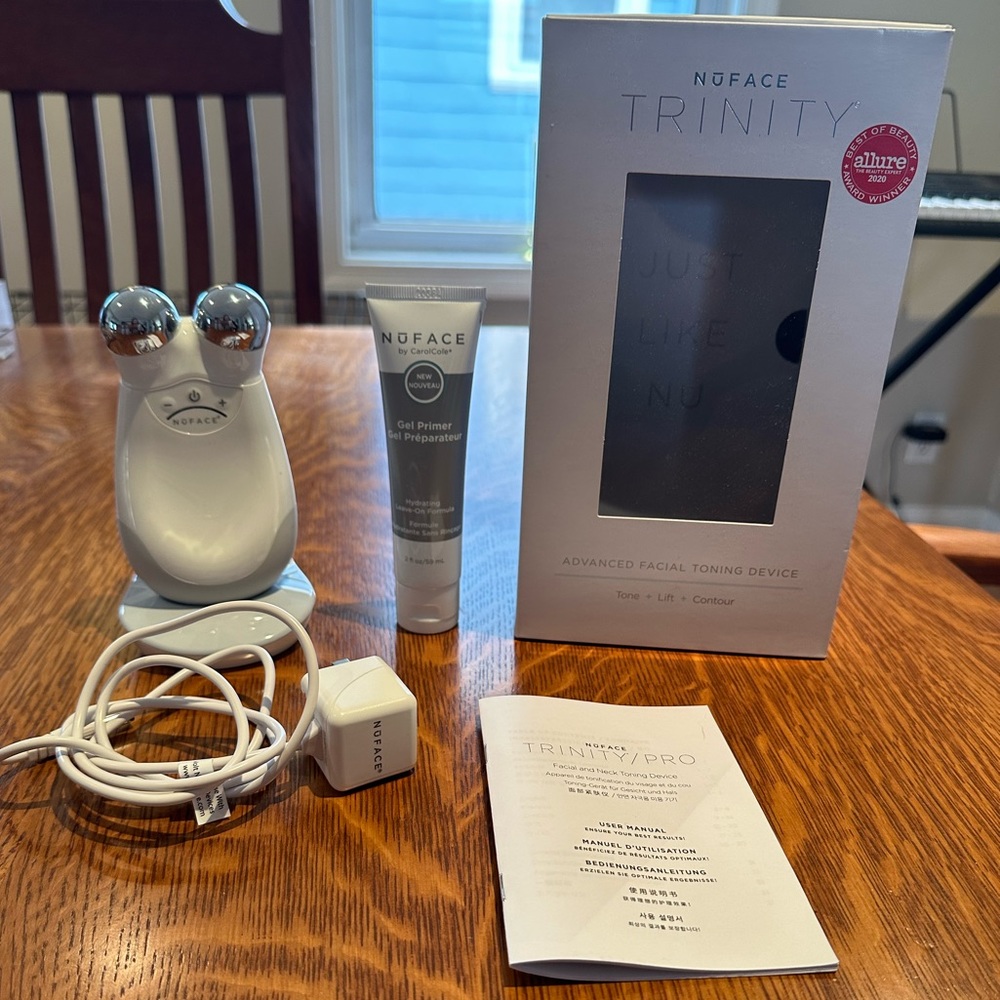 NuFACE Trinity Pro, Charge Cradle, Gel Primer